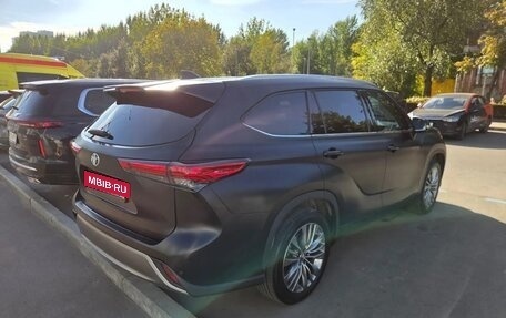 Toyota Highlander, 2024 год, 4 800 000 рублей, 4 фотография