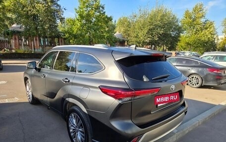 Toyota Highlander, 2024 год, 4 800 000 рублей, 2 фотография