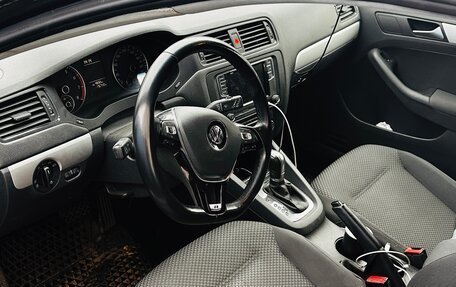 Volkswagen Jetta VI, 2011 год, 930 000 рублей, 4 фотография