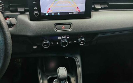 Honda Vezel, 2023 год, 1 930 000 рублей, 13 фотография