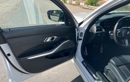 BMW 3 серия, 2019 год, 3 270 000 рублей, 26 фотография