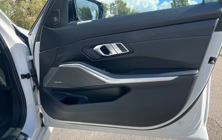 BMW 3 серия, 2019 год, 3 270 000 рублей, 27 фотография