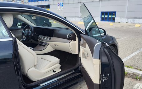 Mercedes-Benz E-Класс, 2018 год, 4 500 000 рублей, 19 фотография