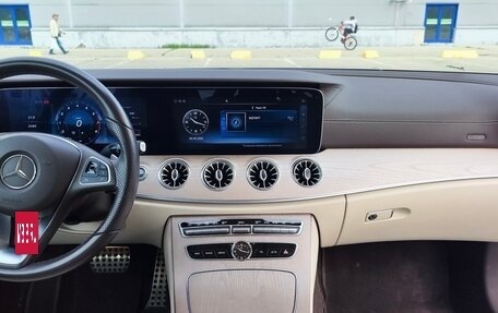 Mercedes-Benz E-Класс, 2018 год, 4 500 000 рублей, 11 фотография