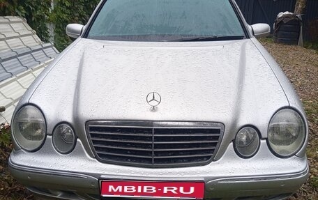 Mercedes-Benz E-Класс, 2002 год, 670 000 рублей, 1 фотография