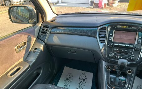 Toyota Kluger I, 2002 год, 899 999 рублей, 16 фотография