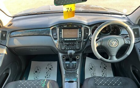 Toyota Kluger I, 2002 год, 899 999 рублей, 15 фотография