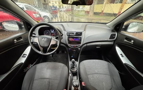 Hyundai Solaris II рестайлинг, 2016 год, 450 000 рублей, 18 фотография