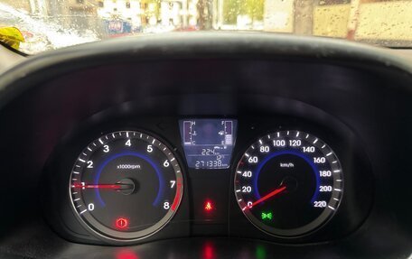 Hyundai Solaris II рестайлинг, 2016 год, 450 000 рублей, 23 фотография