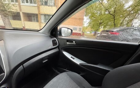 Hyundai Solaris II рестайлинг, 2016 год, 450 000 рублей, 21 фотография