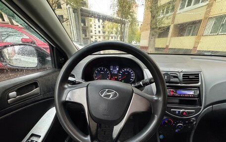 Hyundai Solaris II рестайлинг, 2016 год, 450 000 рублей, 19 фотография