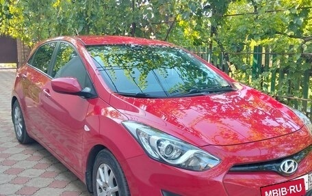 Hyundai i30 II рестайлинг, 2013 год, 920 000 рублей, 2 фотография