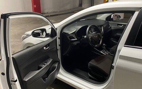 Hyundai Solaris II рестайлинг, 2020 год, 900 000 рублей, 8 фотография