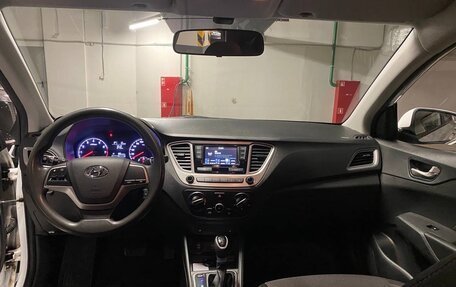 Hyundai Solaris II рестайлинг, 2020 год, 900 000 рублей, 5 фотография