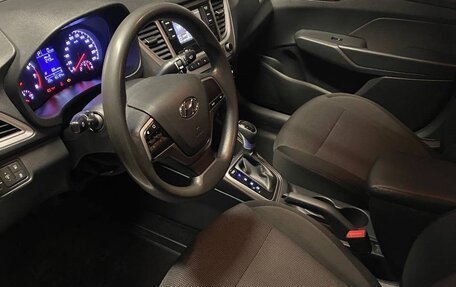 Hyundai Solaris II рестайлинг, 2020 год, 900 000 рублей, 3 фотография