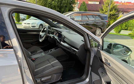 Volkswagen Golf VIII, 2023 год, 2 100 000 рублей, 11 фотография