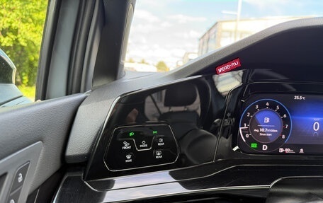 Volkswagen Golf VIII, 2023 год, 2 100 000 рублей, 13 фотография