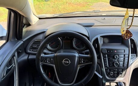 Opel Astra J, 2011 год, 590 000 рублей, 2 фотография