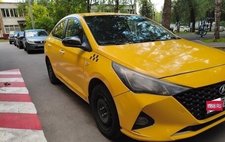 Hyundai Solaris II рестайлинг, 2020 год, 800 000 рублей, 2 фотография