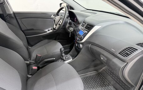 Hyundai Solaris II рестайлинг, 2013 год, 799 000 рублей, 19 фотография