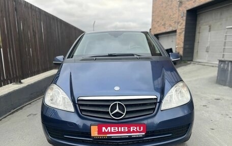 Mercedes-Benz A-Класс, 2010 год, 699 000 рублей, 2 фотография