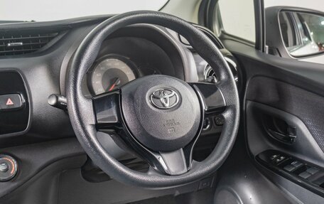 Toyota Vitz, 2018 год, 1 029 000 рублей, 10 фотография