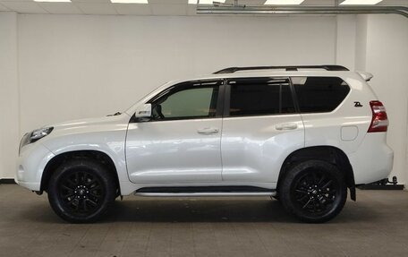 Toyota Land Cruiser Prado 150 рестайлинг 2, 2014 год, 3 650 000 рублей, 5 фотография