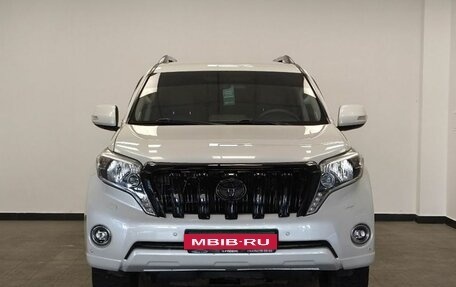 Toyota Land Cruiser Prado 150 рестайлинг 2, 2014 год, 3 650 000 рублей, 3 фотография
