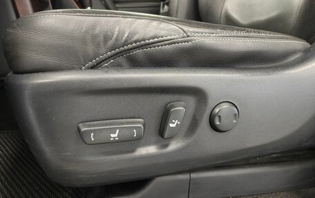 Toyota Land Cruiser Prado 150 рестайлинг 2, 2014 год, 3 650 000 рублей, 21 фотография
