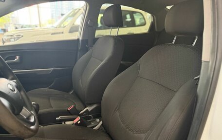KIA Rio III рестайлинг, 2013 год, 750 000 рублей, 10 фотография