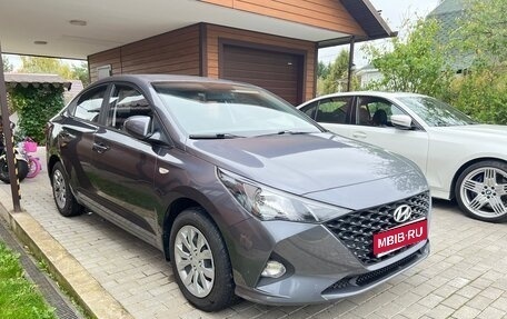 Hyundai Solaris II рестайлинг, 2021 год, 1 400 000 рублей, 1 фотография