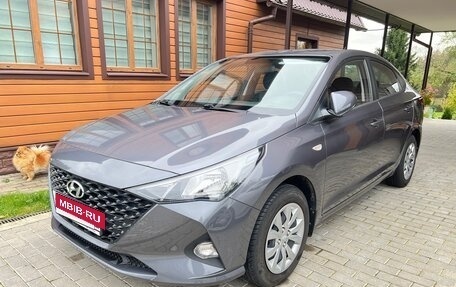 Hyundai Solaris II рестайлинг, 2021 год, 1 400 000 рублей, 2 фотография