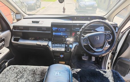 Honda Stepwgn IV, 2021 год, 2 590 000 рублей, 12 фотография