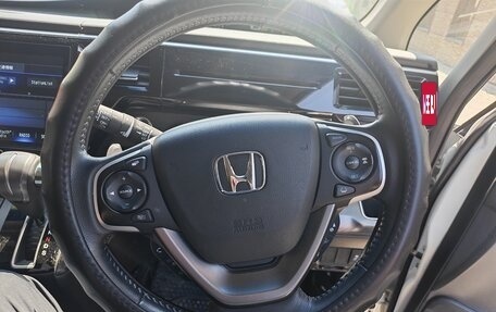 Honda Stepwgn IV, 2021 год, 2 590 000 рублей, 15 фотография