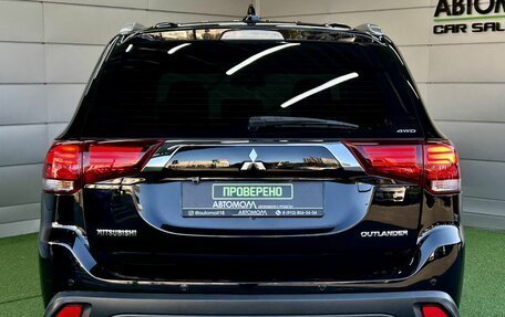 Mitsubishi Outlander III рестайлинг 3, 2018 год, 2 149 000 рублей, 5 фотография