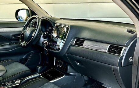 Mitsubishi Outlander III рестайлинг 3, 2018 год, 2 149 000 рублей, 14 фотография