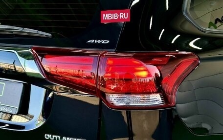 Mitsubishi Outlander III рестайлинг 3, 2018 год, 2 149 000 рублей, 8 фотография