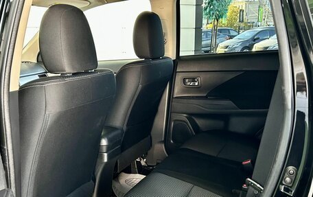 Mitsubishi Outlander III рестайлинг 3, 2018 год, 2 149 000 рублей, 30 фотография