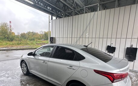 Hyundai Solaris II рестайлинг, 2021 год, 1 600 000 рублей, 4 фотография
