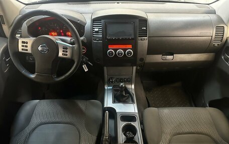 Nissan Navara (Frontier), 2010 год, 1 320 000 рублей, 5 фотография