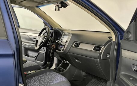 Mitsubishi Outlander III рестайлинг 3, 2013 год, 1 460 000 рублей, 9 фотография