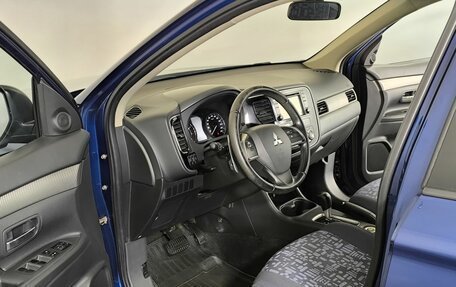 Mitsubishi Outlander III рестайлинг 3, 2013 год, 1 460 000 рублей, 8 фотография