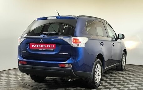 Mitsubishi Outlander III рестайлинг 3, 2013 год, 1 460 000 рублей, 4 фотография