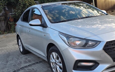 Hyundai Solaris II рестайлинг, 2017 год, 1 150 000 рублей, 4 фотография