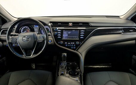 Toyota Camry, 2020 год, 2 915 000 рублей, 9 фотография