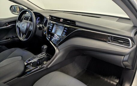 Toyota Camry, 2020 год, 2 915 000 рублей, 15 фотография