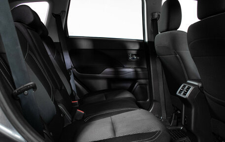 Mitsubishi Outlander III рестайлинг 3, 2021 год, 2 717 000 рублей, 12 фотография