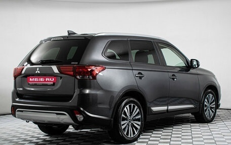 Mitsubishi Outlander III рестайлинг 3, 2021 год, 2 717 000 рублей, 5 фотография