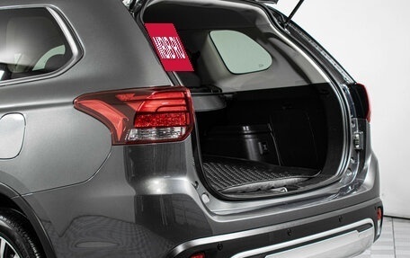 Mitsubishi Outlander III рестайлинг 3, 2021 год, 2 717 000 рублей, 22 фотография
