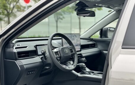 Toyota RAV4, 2026 год, 4 950 000 рублей, 11 фотография